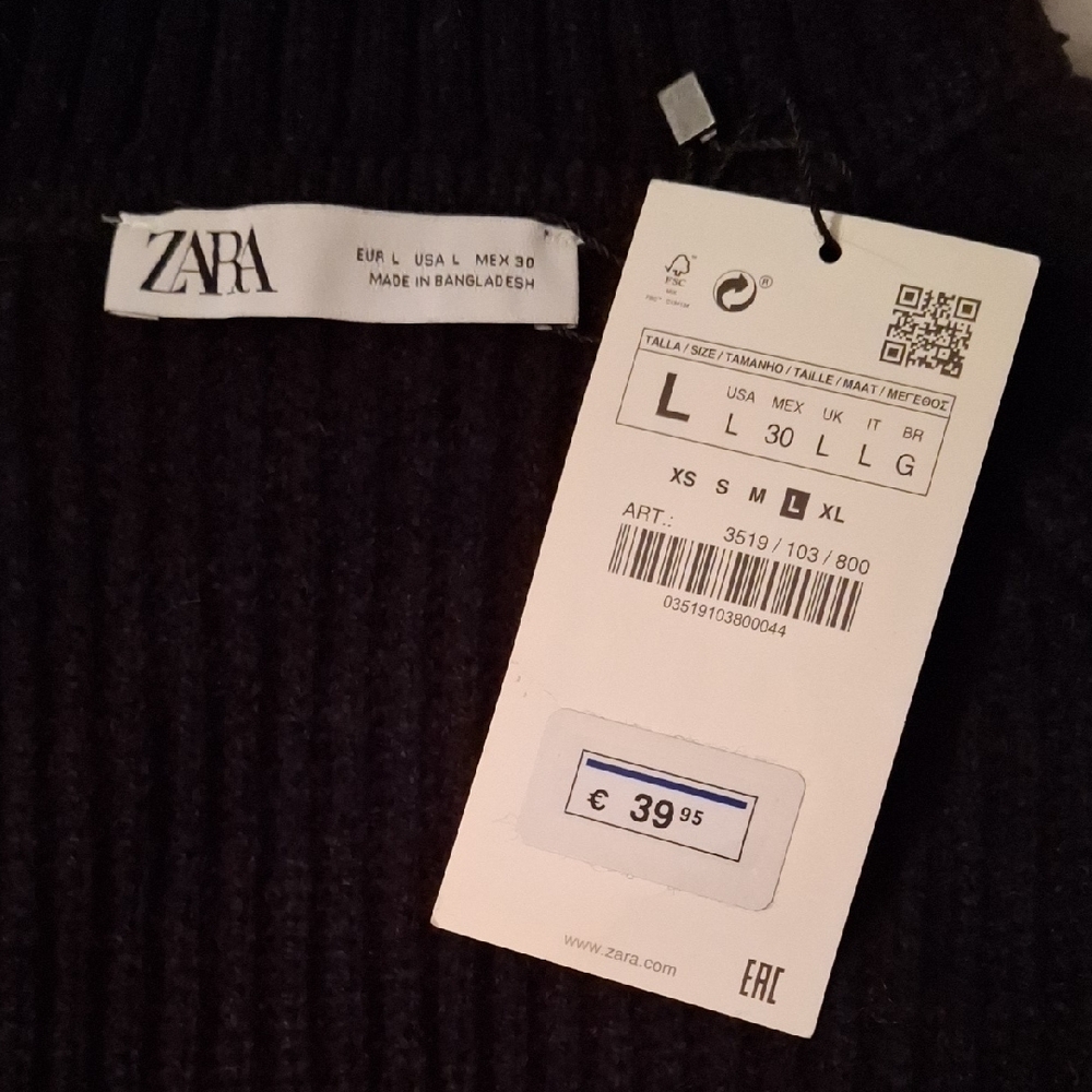 Zara Women's Black Crewneck Sweater